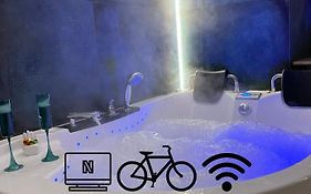 Jacuzzi&Bike Apartment, Krakow